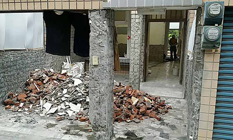 台北外牆破碎、牆面拆除