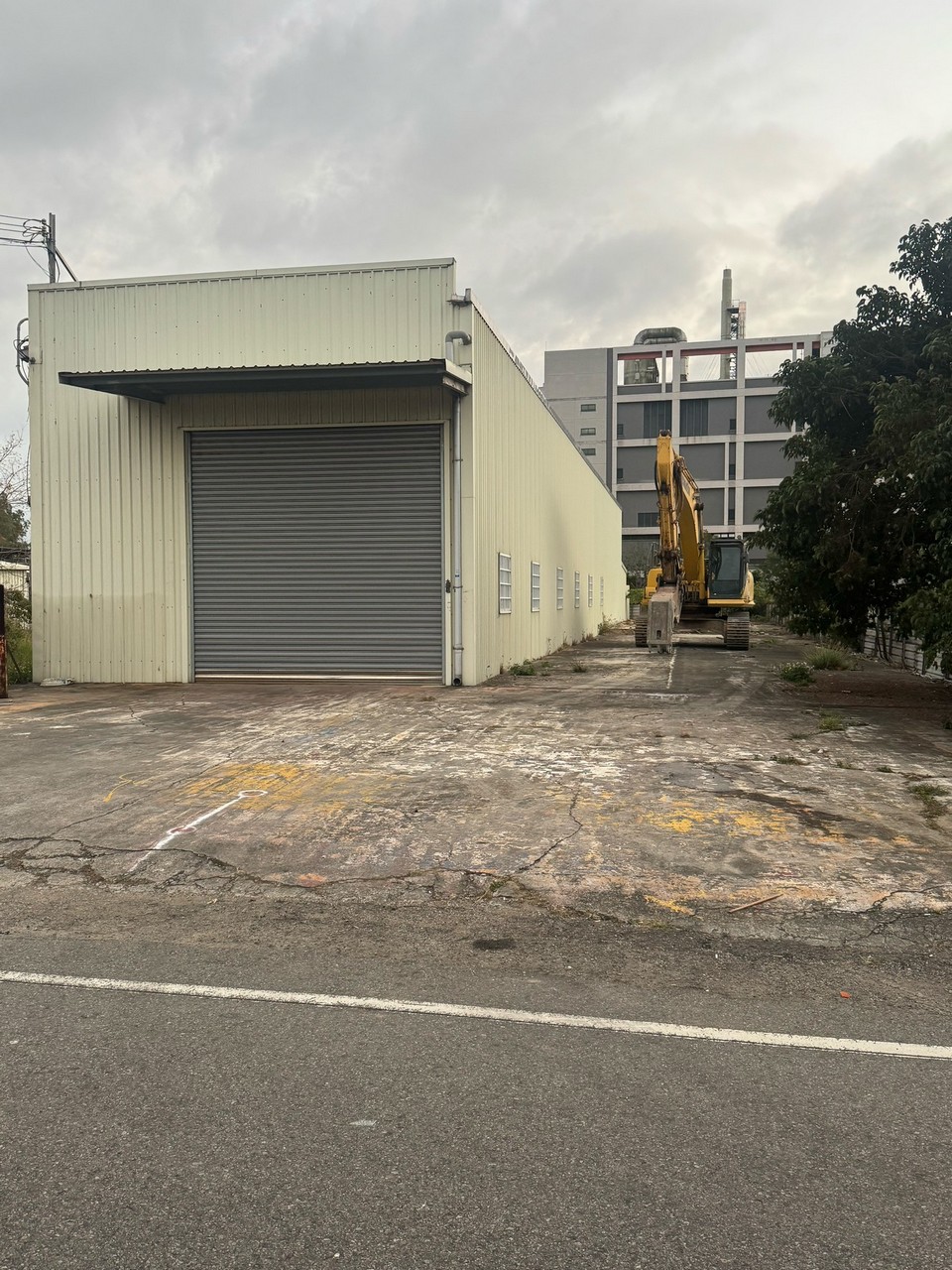 苗栗竹南鐵皮屋整棟拆除水泥塊打除